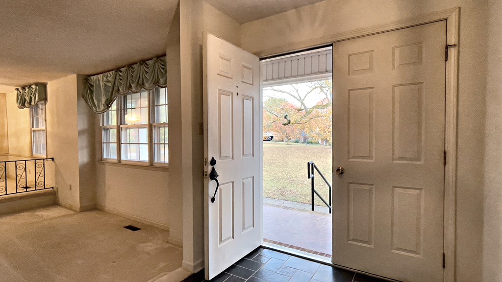 111 North Acres Road Greenwood, SC 29649 - Photo 10 of 32 Gallery Image 10
