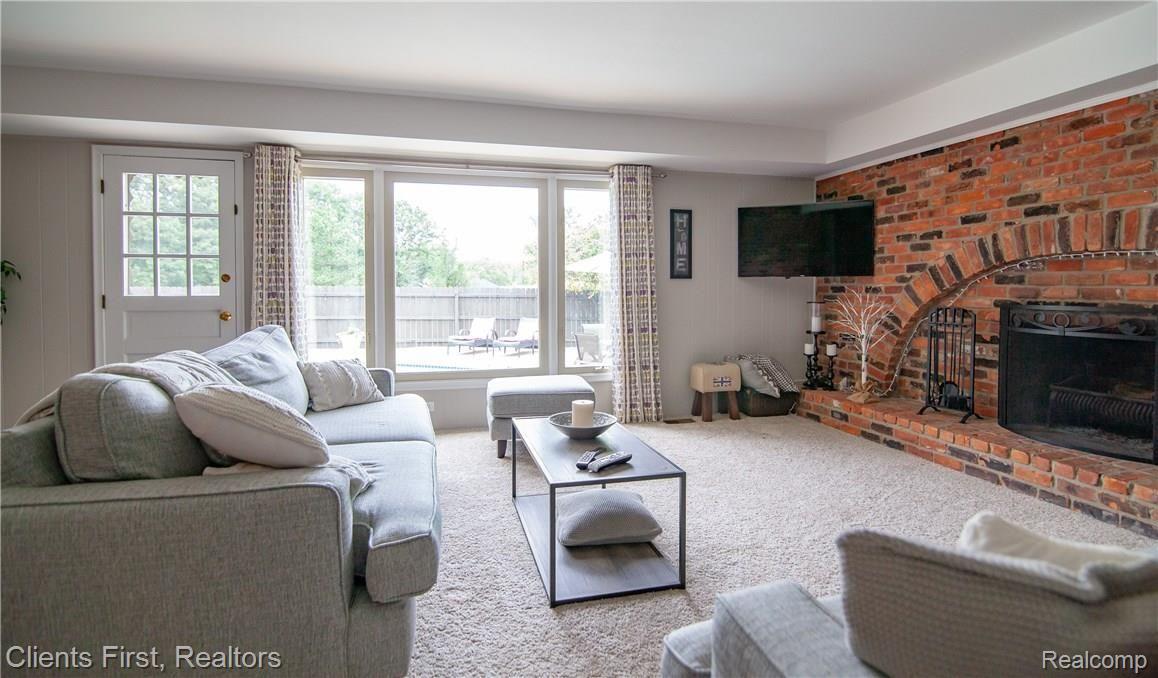 25236 Hopkins Road Farmington, MI 48335 - Photo 26 of 53 25236Hopkins-24.jpg