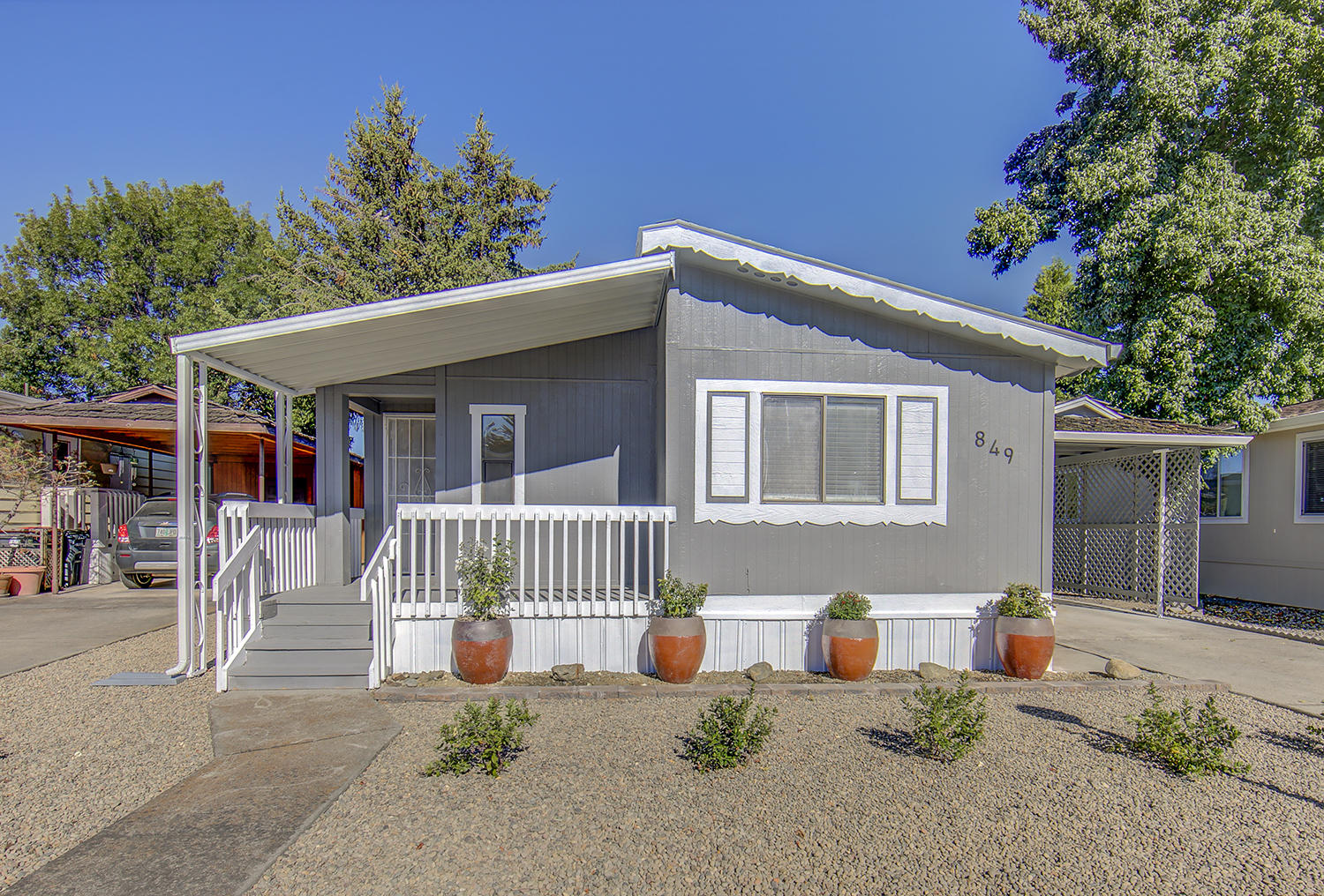 849 Carol Rae Medford, OR 97501 - Photo 1 of 32 Front