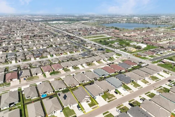 $390,000 | 3833 Pennine Way, Corpus Christi, TX 78414