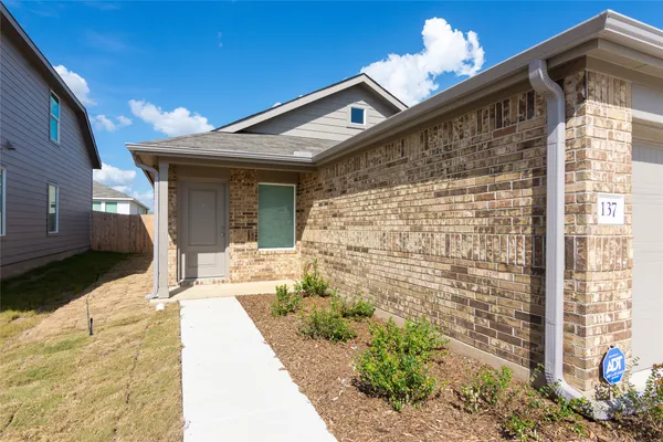 $1,700 | 137 Star Packer Lane, Jarrell, TX 76537
