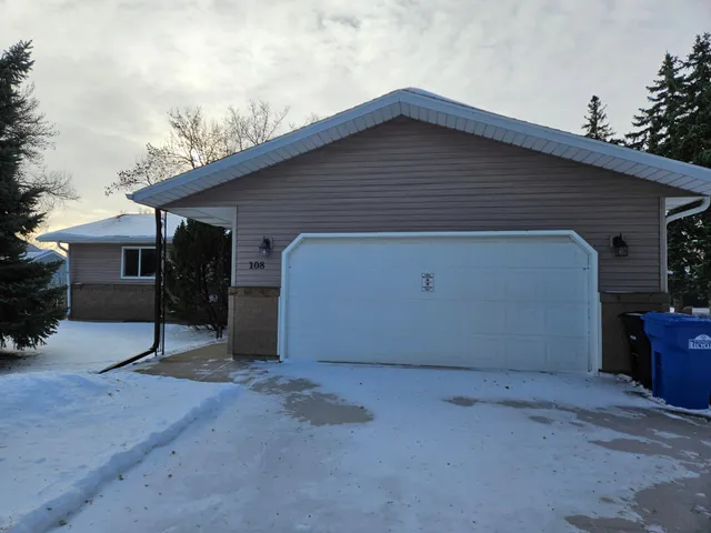 $299,500 | 108 32nd Avenue North, Fargo, ND 58102