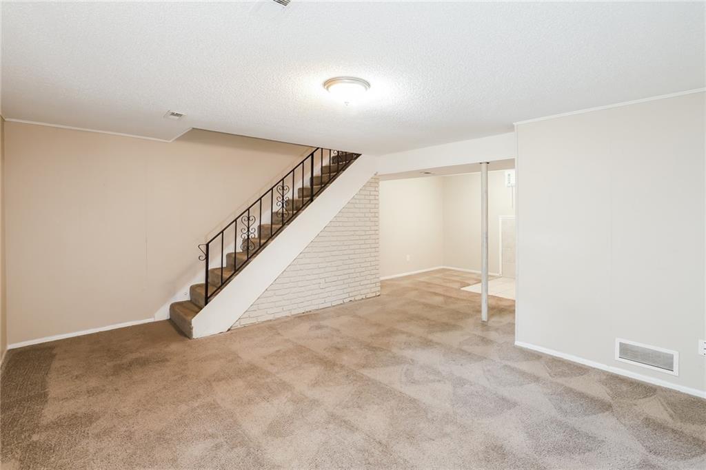 17816 East Greentree Avenue Independence, MO 64057 - Photo 2 of 17