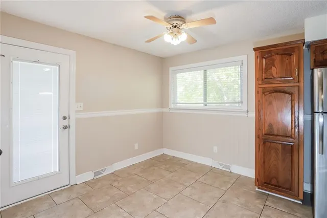 $1,705 | 17816 East Greentree Avenue, Independence, MO 64057