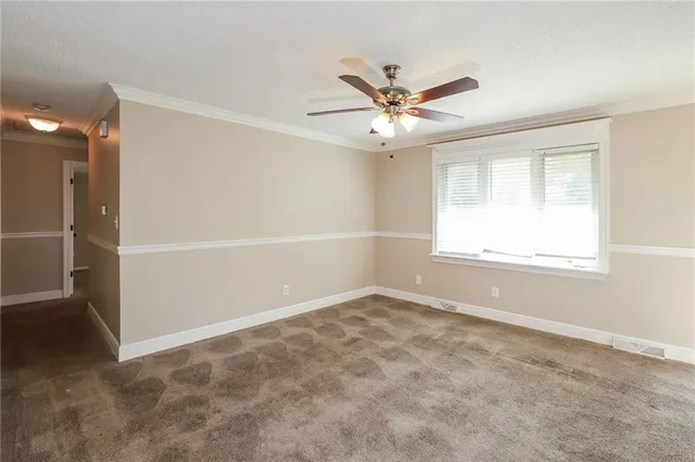 $1,705 | 17816 East Greentree Avenue, Independence, MO 64057