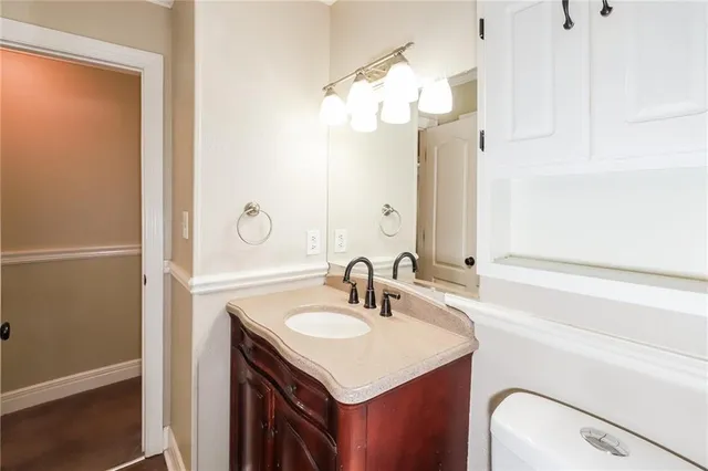 $1,705 | 17816 East Greentree Avenue, Independence, MO 64057