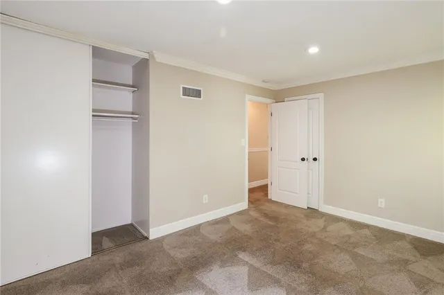 $1,705 | 17816 East Greentree Avenue, Independence, MO 64057