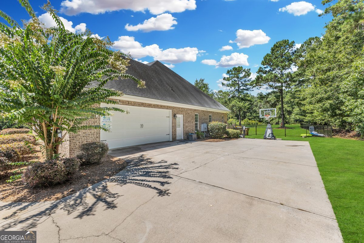 382 Savannah Road Richmond Hill, GA 31324 - Photo 6 of 67