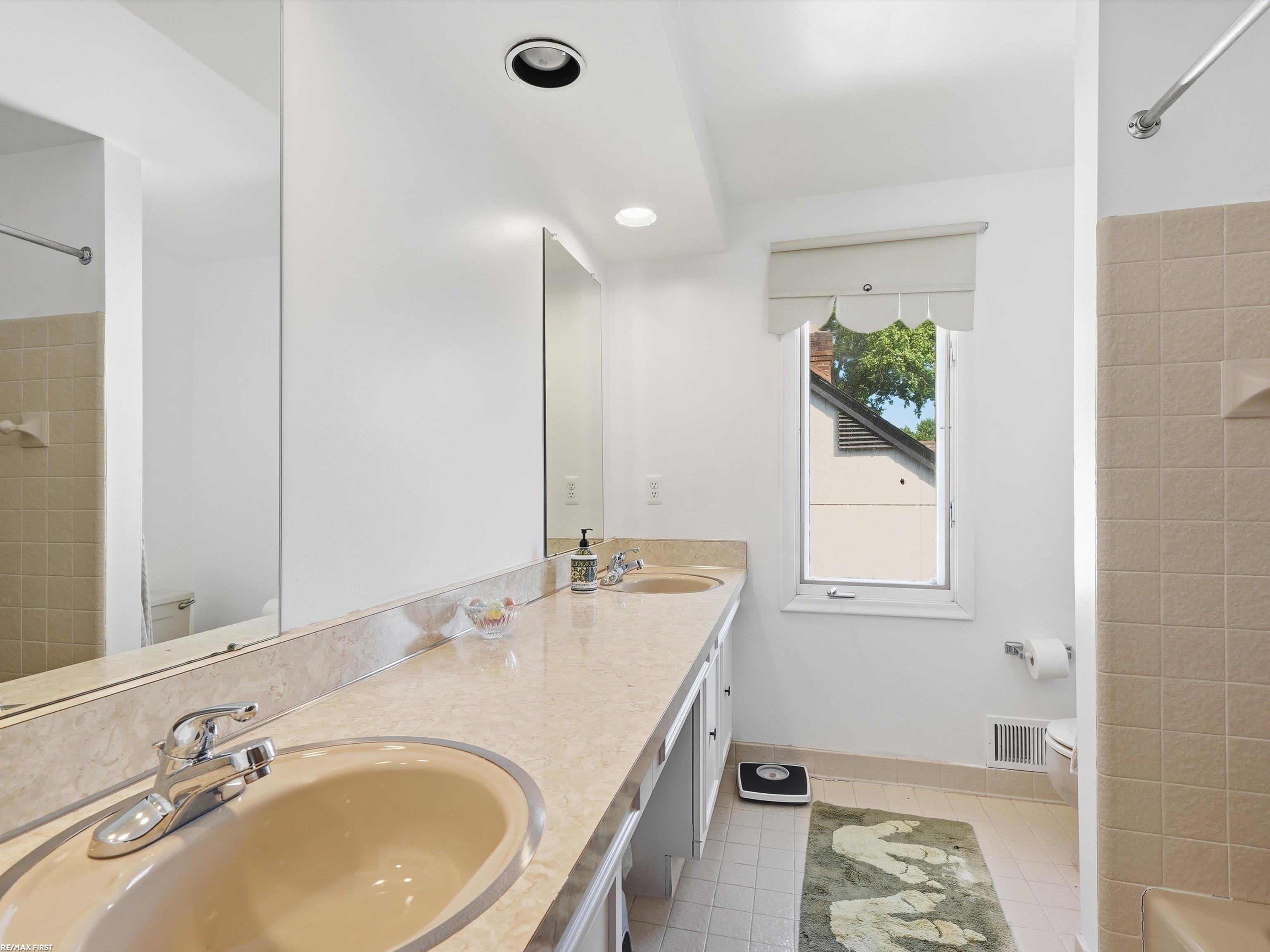 4677 Rolling Ridge Road West Bloomfield, MI 48323 - Photo 57 of 76