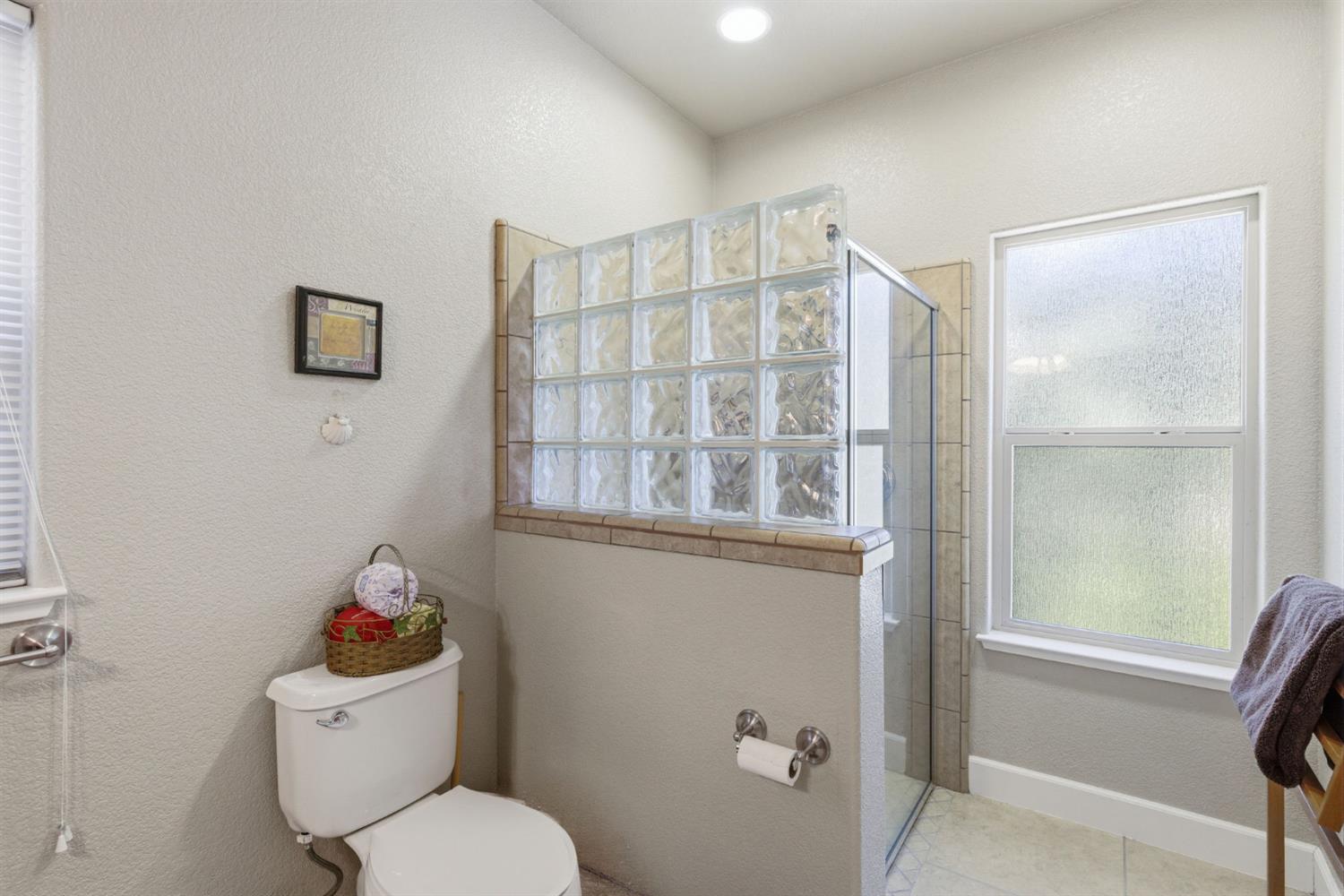 4550 Newtown Road Placerville, CA 95667 - Photo 33 of 43 Guest house roll in shower