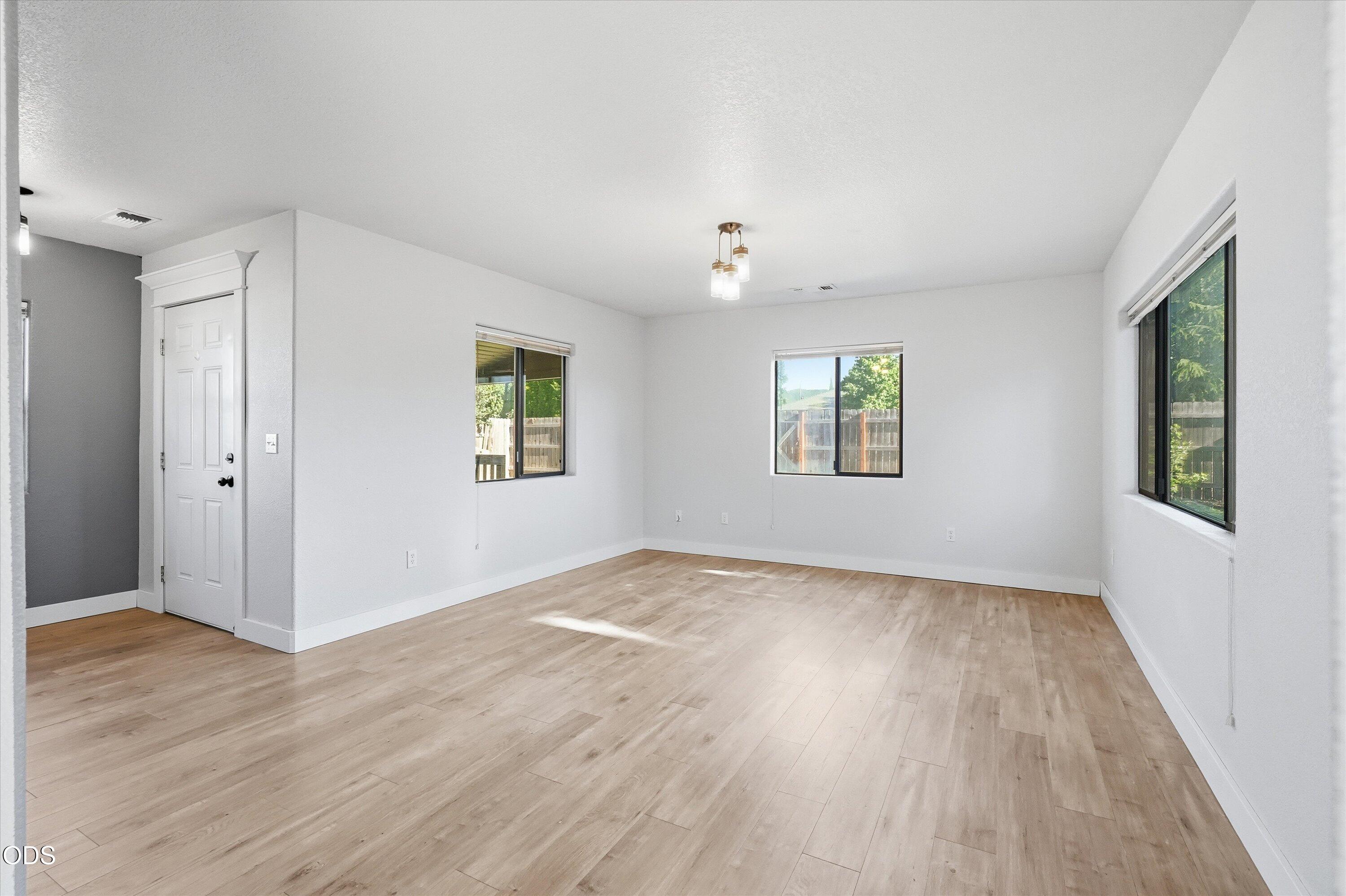1908 Cunningham Avenue Medford, OR 97501 - Photo 20 of 31