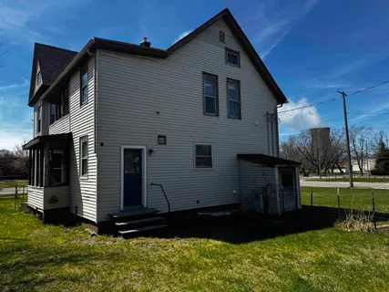 $1,350 | 906 Ohio Street, Unit 1, Michigan City, IN 46360