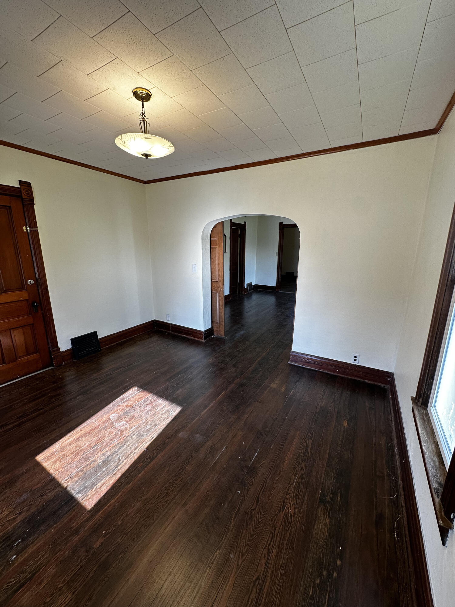 906 Ohio Street, Unit 1 Michigan City, IN 46360 - Photo 3 of 19 1500x2000