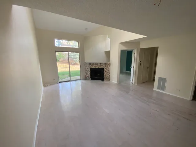 $2,480 | 1283 Ranchview Court, Buffalo Grove, IL 60089