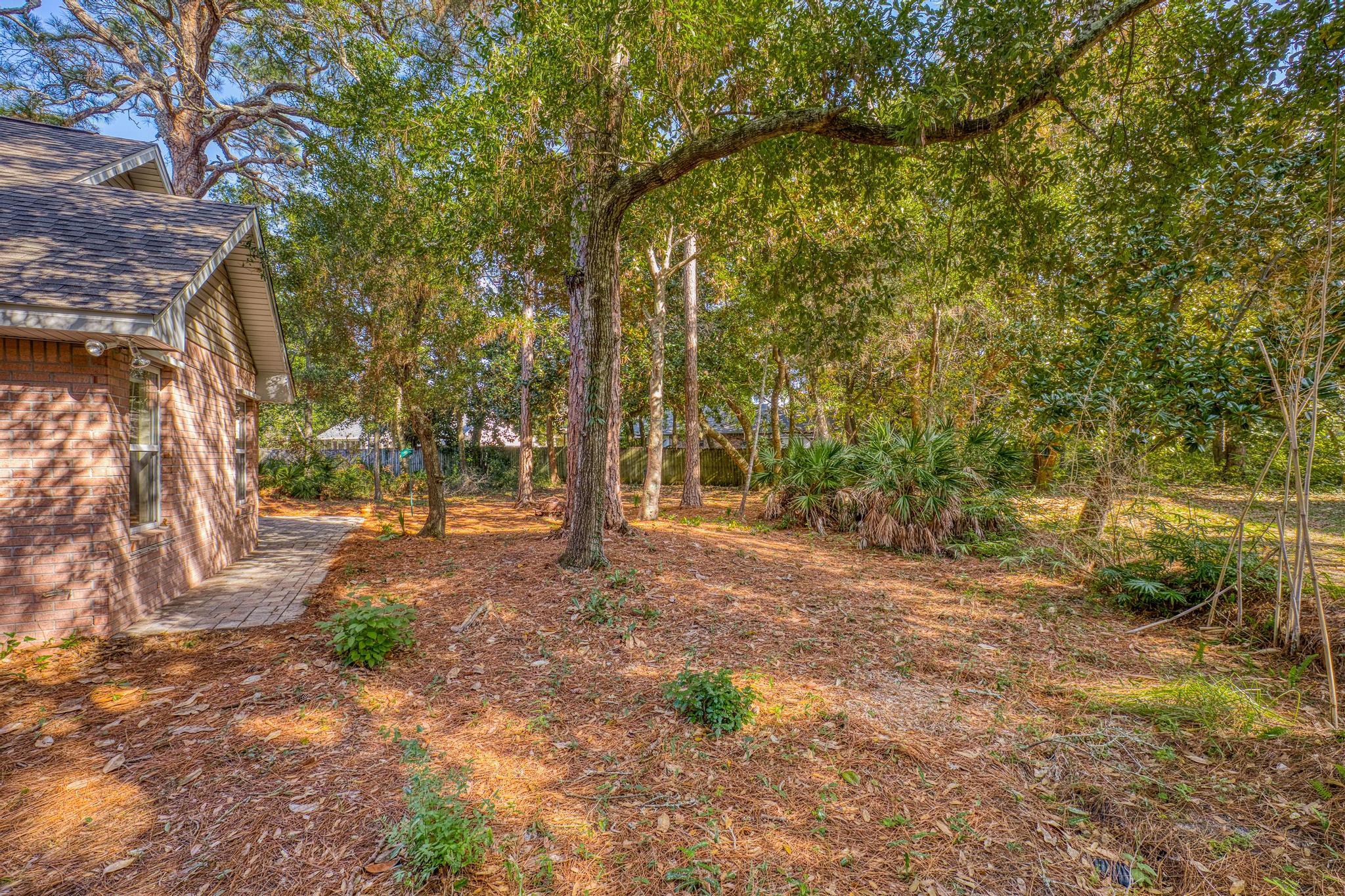 1780 Ivalea Circle Navarre, FL 32566 - Photo 12 of 43 7Y9A9171_HDR