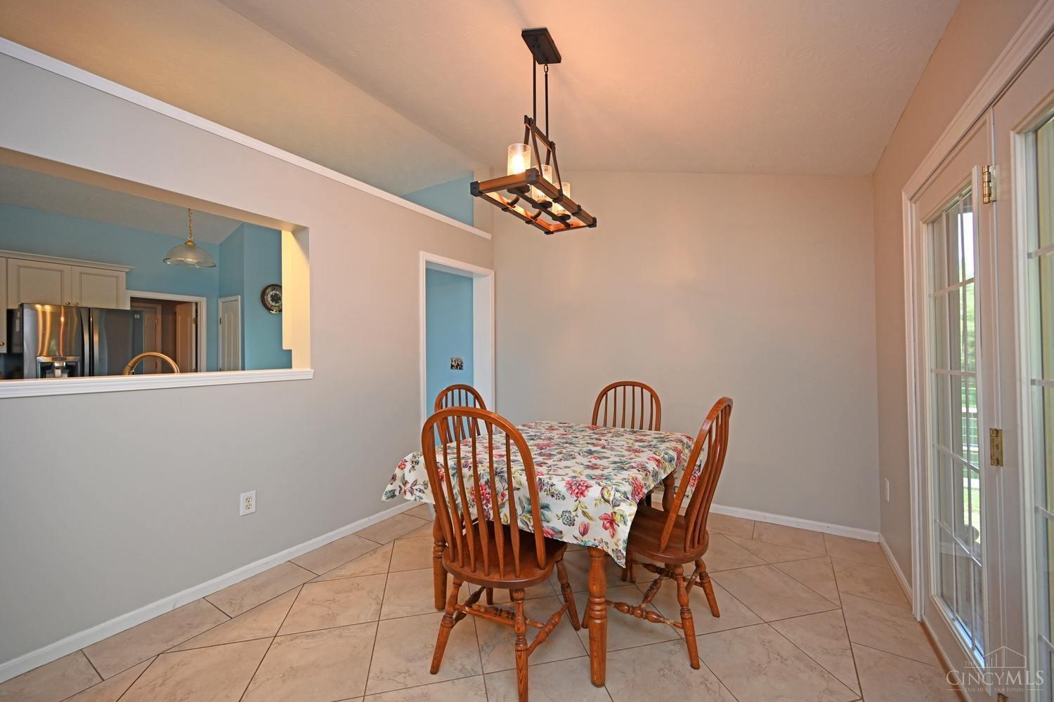 1565 Creekside Road Amelia, OH 45102 - Photo 10 of 43 Gallery Image 10