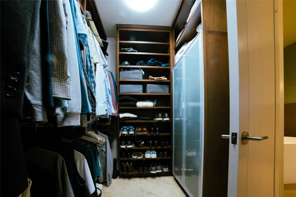 a view of walk in closet