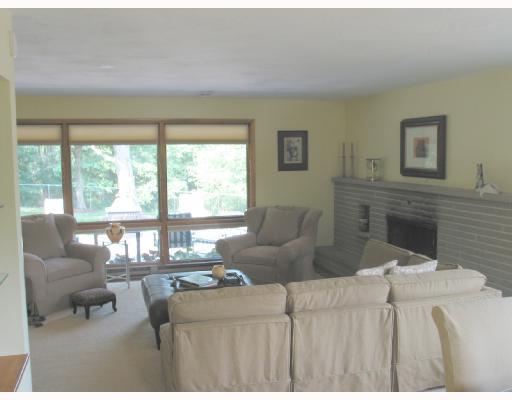 306 Mitchell Hill Road Butler, PA 16002 - Photo 5 of 8 Living Room.