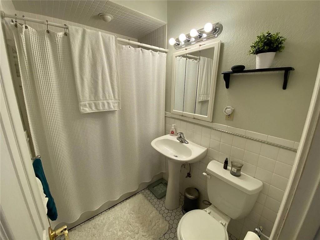 4427 State Line Road Kansas City, MO 64111 - Photo 7 of 8