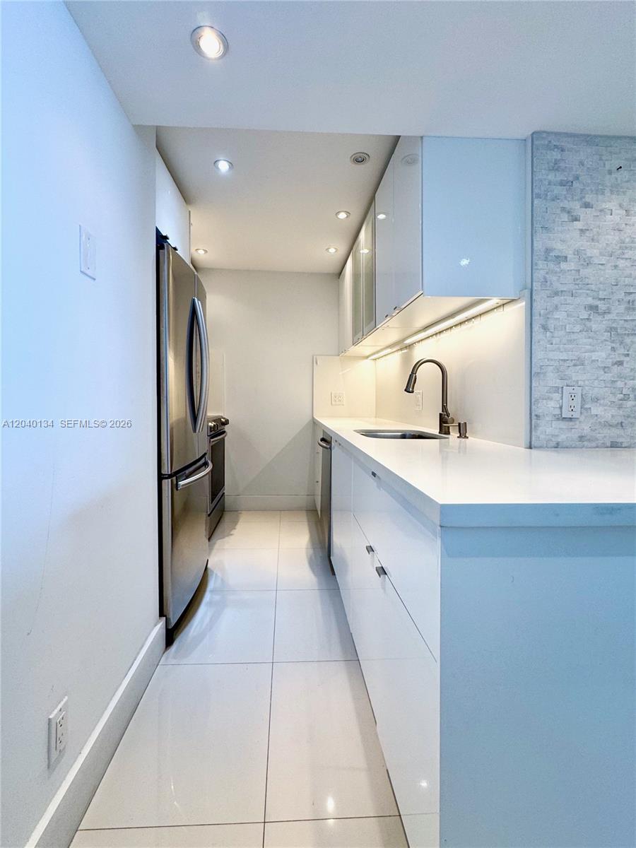 200 Southeast 15th Road, Unit 9I Miami, FL 33129 - Photo 19 of 38