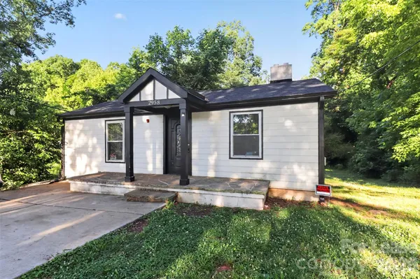 $1,380 | 2958 Reid Avenue, Charlotte, NC 28208