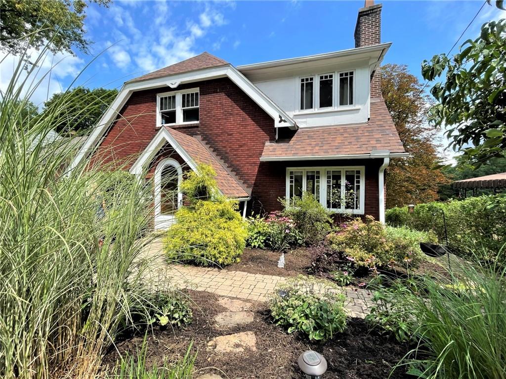 625 Cascade Road Pittsburgh, PA 15221 - Photo 3 of 24 Gallery Image 3