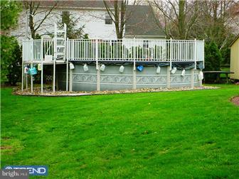 836 Cliff Road Bensalem, PA 19020 - Photo 5 of 11 Exterior Back