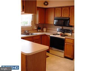 836 Cliff Road Bensalem, PA 19020 - Photo 7 of 11 Kitchen