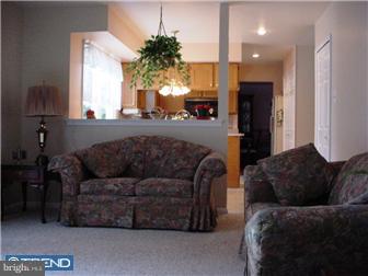 836 Cliff Road Bensalem, PA 19020 - Photo 9 of 11 Family Room