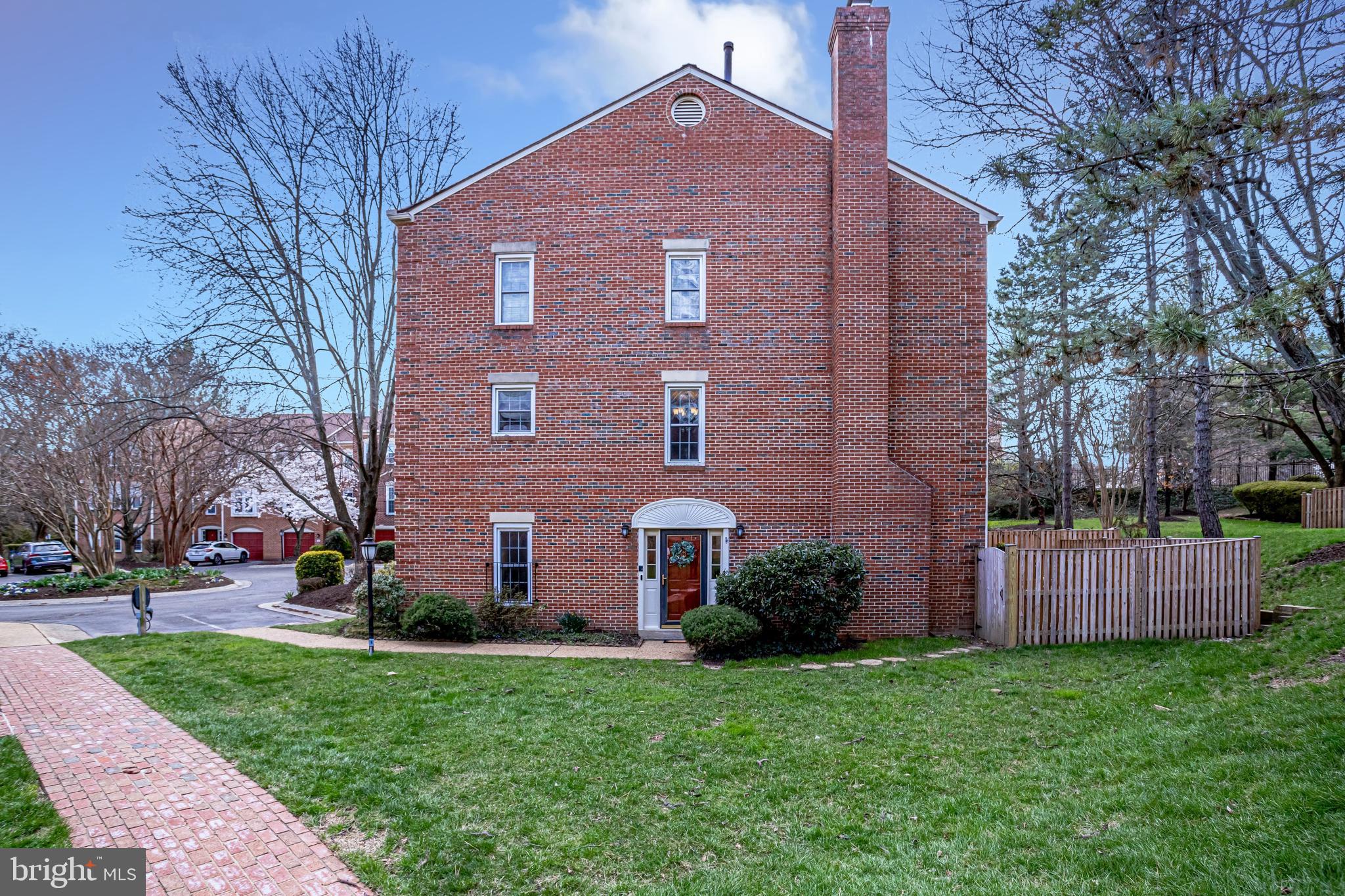 14 South Manchester Street Arlington, VA 22204 - Photo 2 of 88 3 Fully Finished Levels-4 legal Bedrms & 3.5 Baths