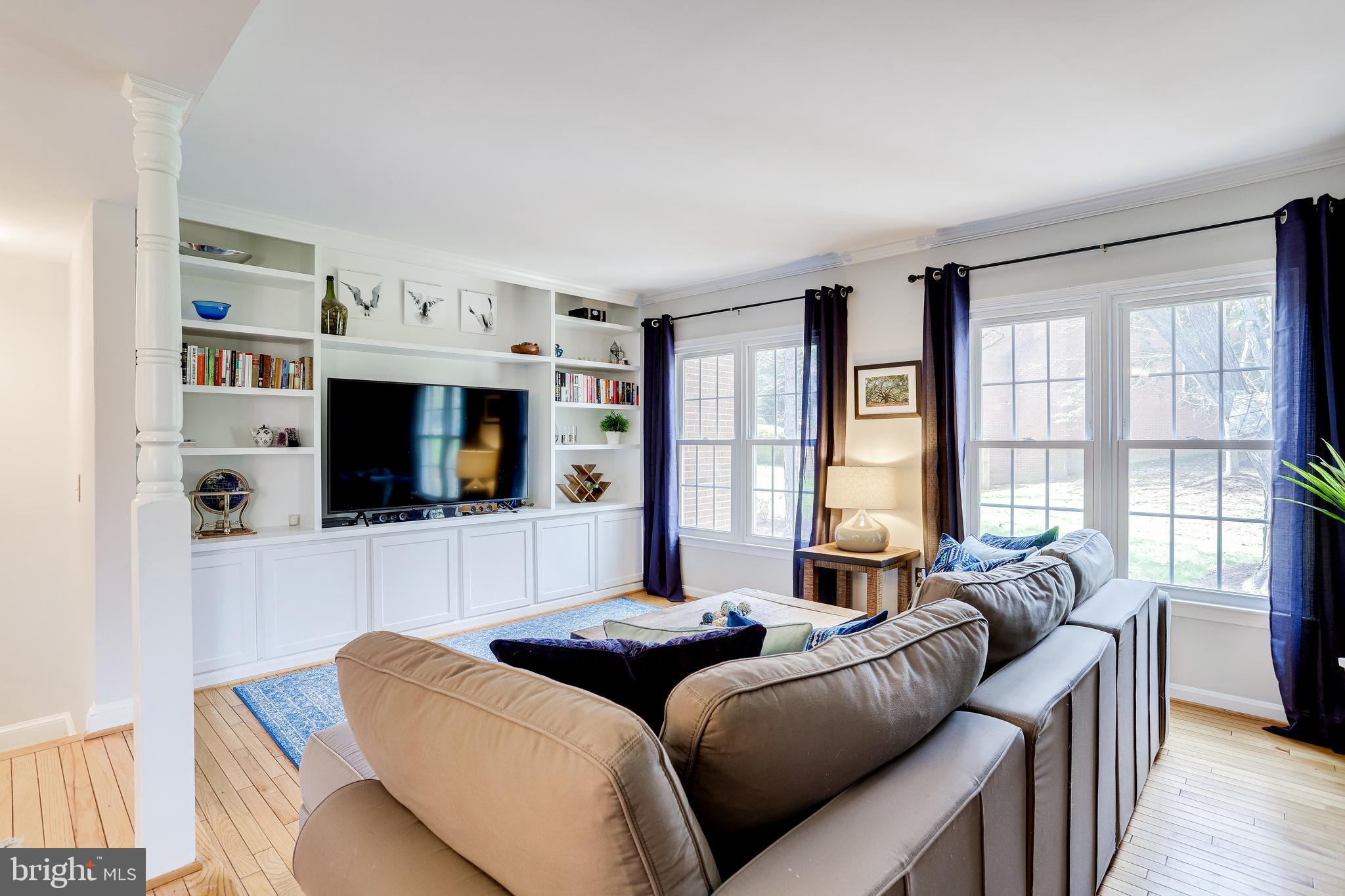 14 South Manchester Street Arlington, VA 22204 - Photo 23 of 88 Family Room with New Custom Cabinetry 2019