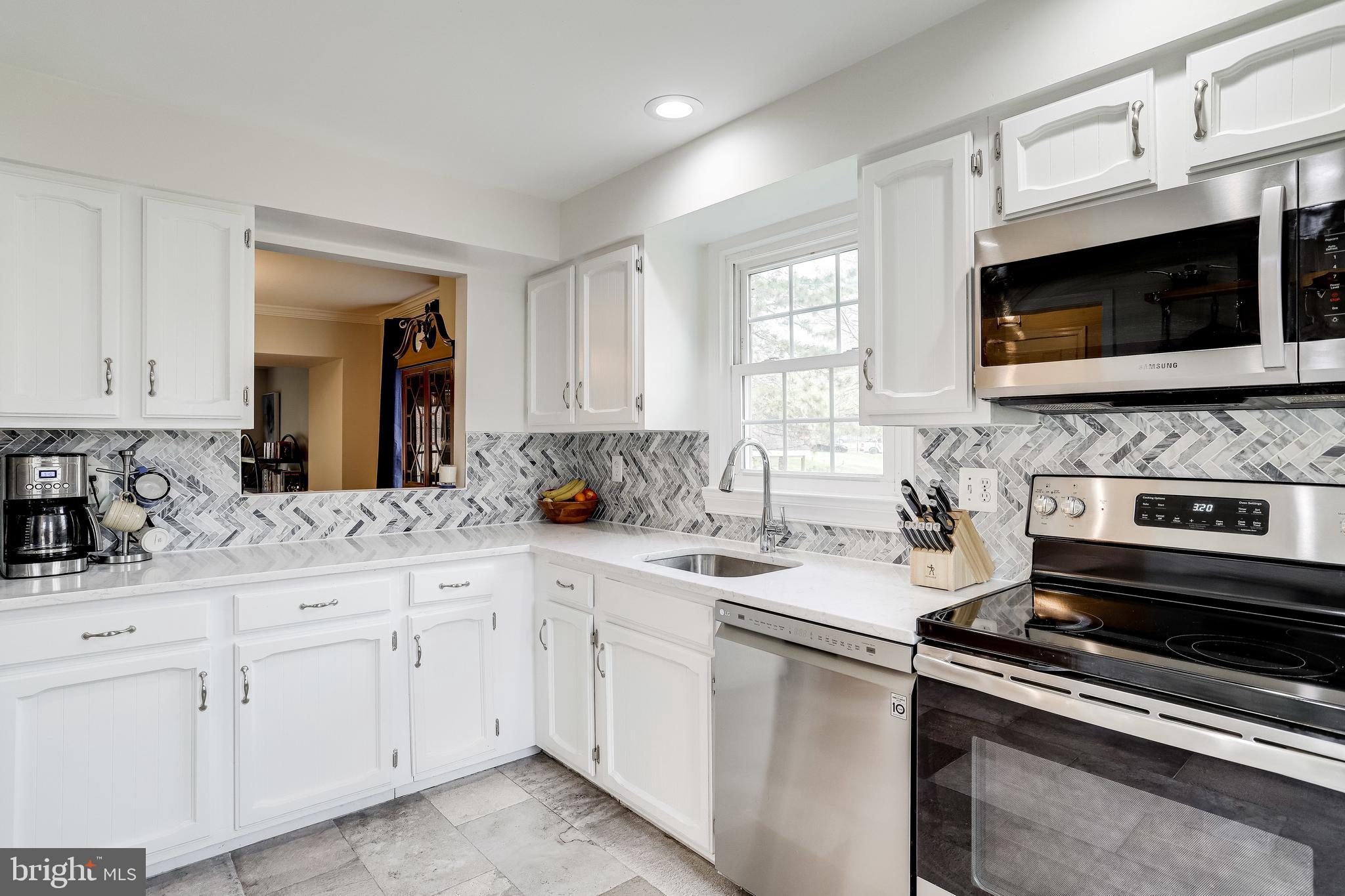 14 South Manchester Street Arlington, VA 22204 - Photo 35 of 88 2021 New Microwave and Dishwasher