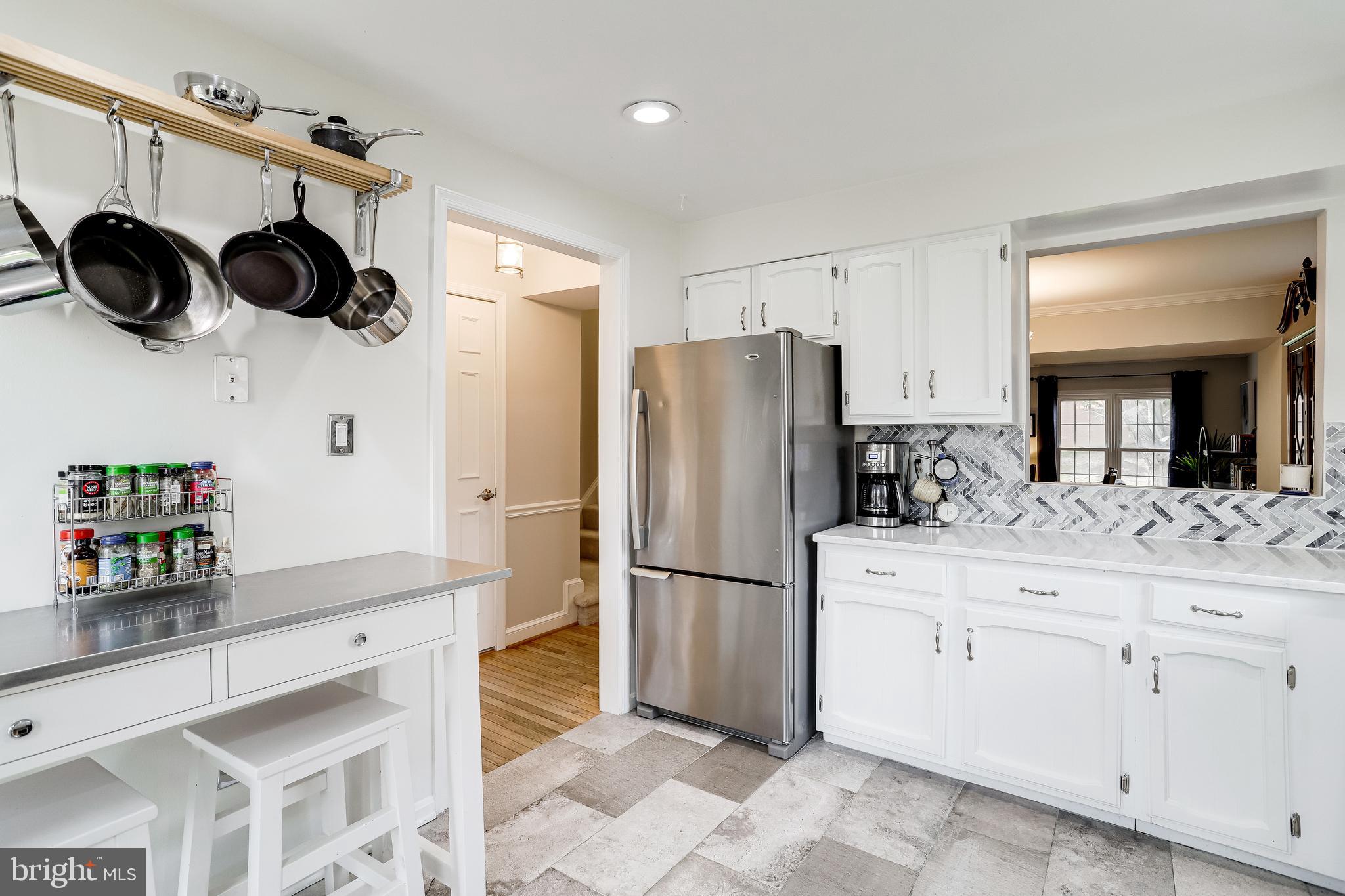 14 South Manchester Street Arlington, VA 22204 - Photo 37 of 88 2018 New Stainless Steel Refrigerator and Stove