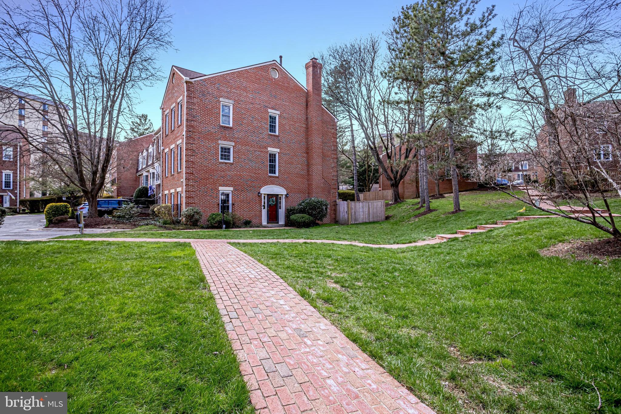 14 South Manchester Street Arlington, VA 22204 - Photo 4 of 88 Fully Fenced Rear Yard and Patio