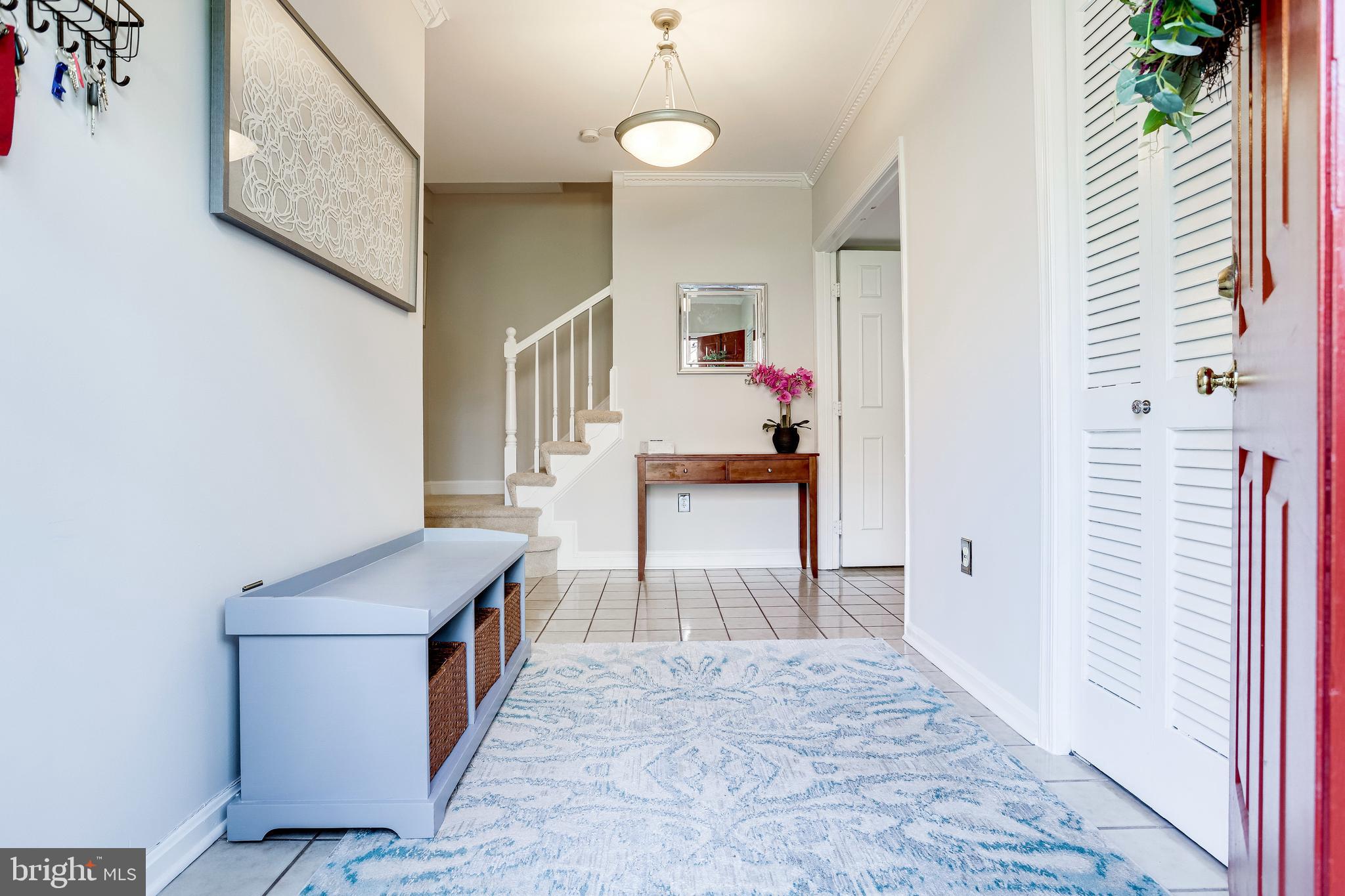 14 South Manchester Street Arlington, VA 22204 - Photo 5 of 88 Spacious Entry Foyer