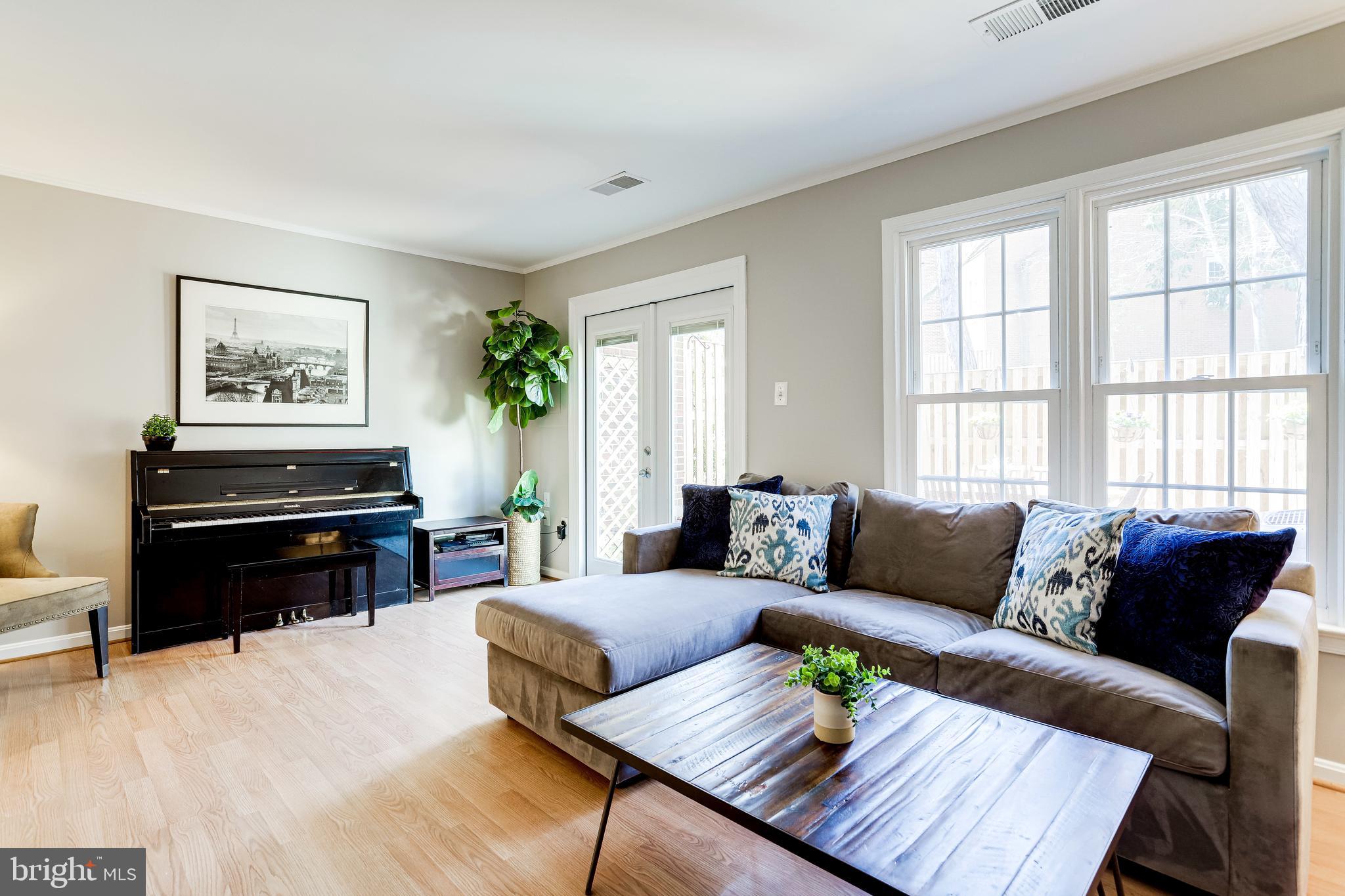 14 South Manchester Street Arlington, VA 22204 - Photo 9 of 88 2021 New Patio Doors