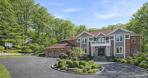 $2,699,000 | 2 Hemlock Rise, Armonk, NY 10504