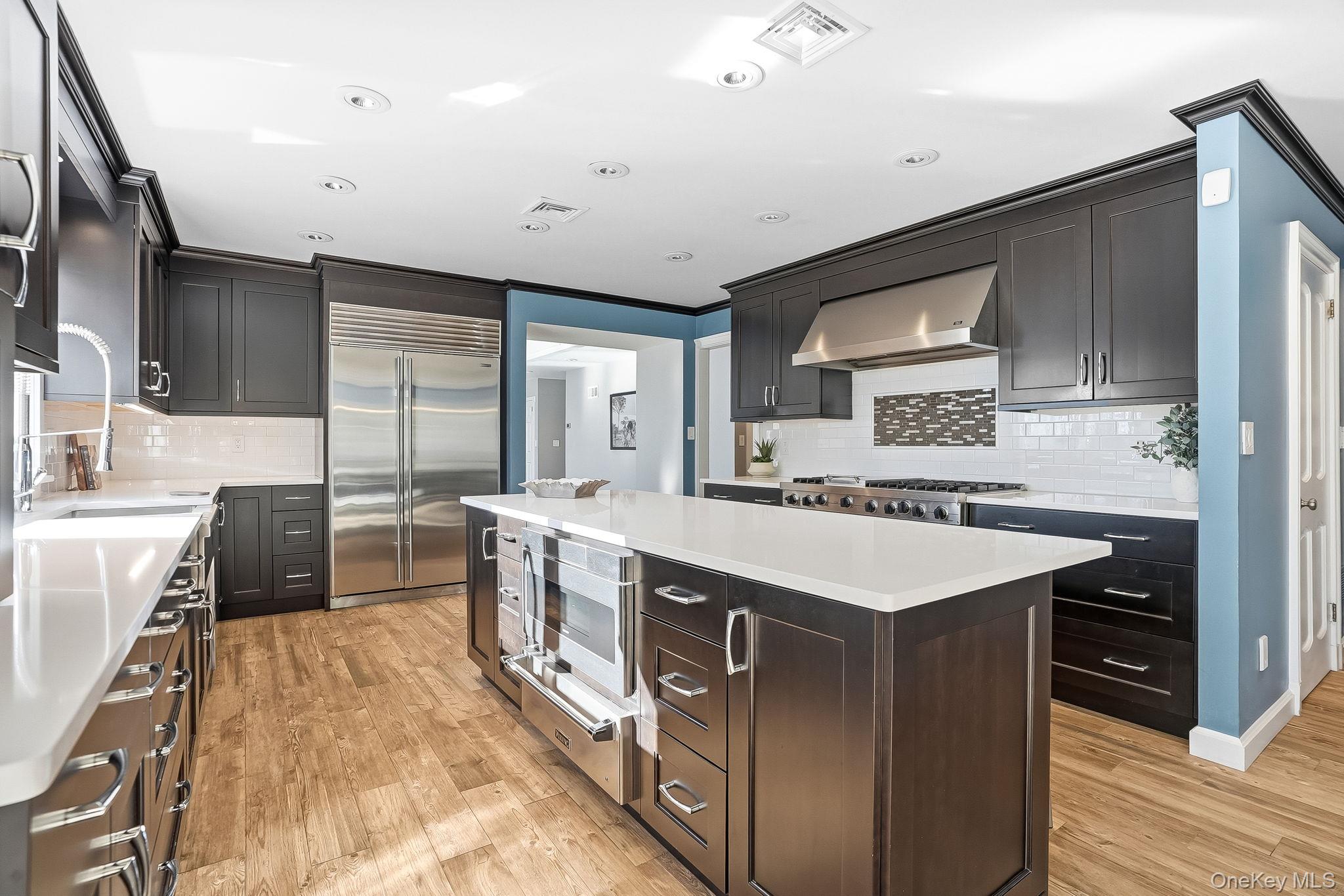 2 Hemlock Rise Armonk, NY 10504 - Photo 14 of 48 Sub-Zero Refrigerator & Freezer, 36" Viking 6-burner range with griddle, Viking warming drawer, Sharp Microwave, Bosch Dishwasher