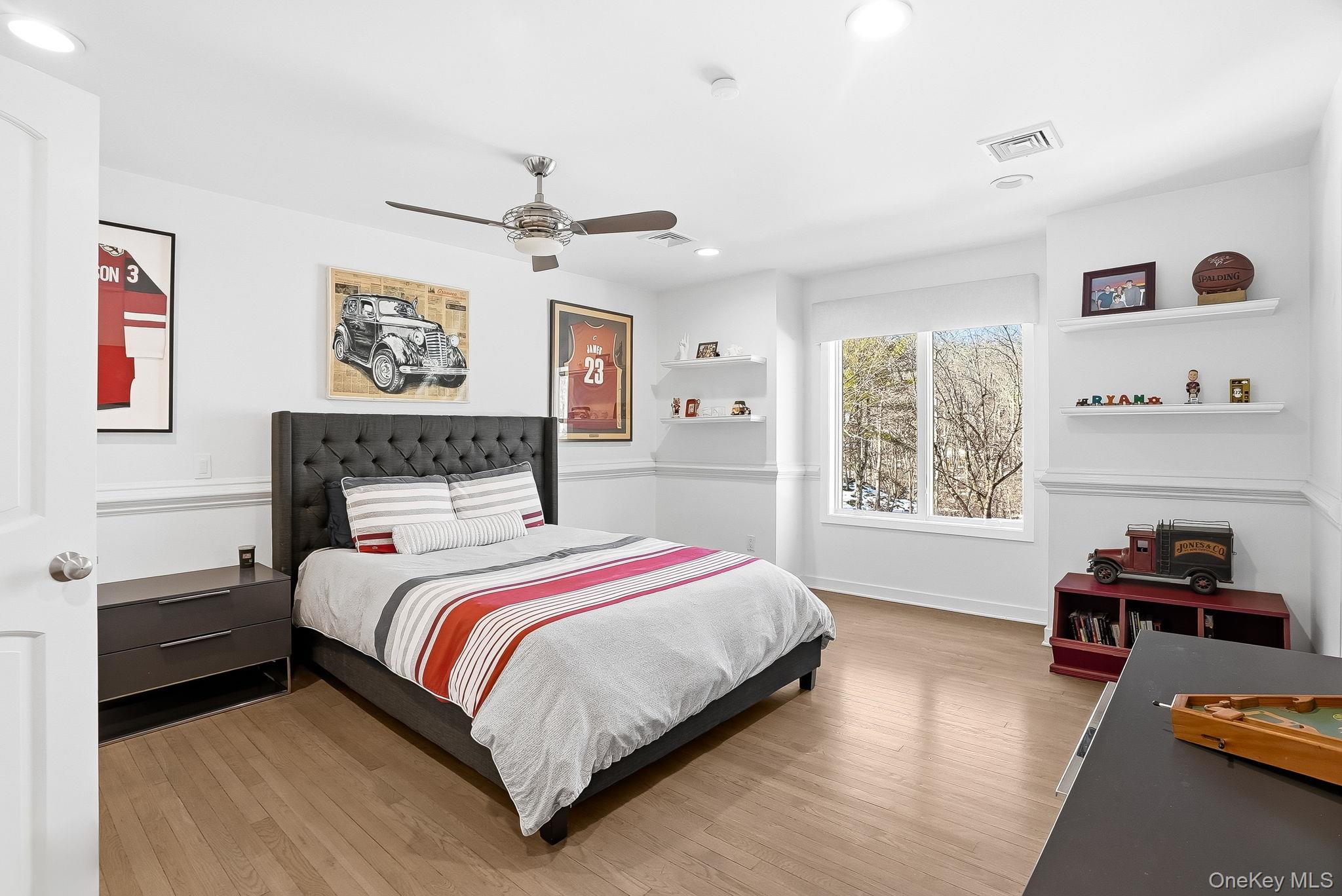 2 Hemlock Rise Armonk, NY 10504 - Photo 24 of 48 Large Bedroom with custom built walk-in closet and en suite bathroom