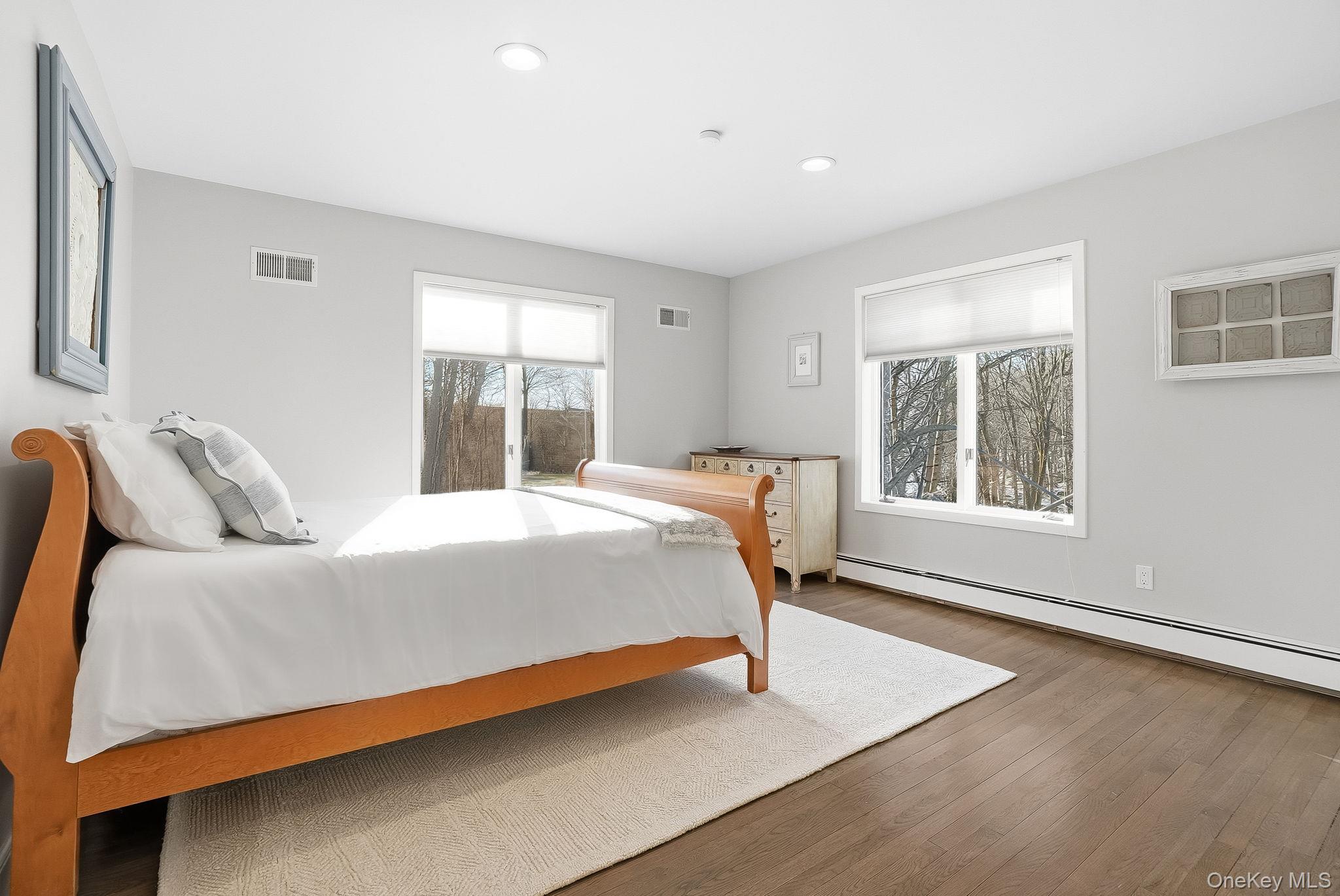 2 Hemlock Rise Armonk, NY 10504 - Photo 30 of 48 First floor bedroom with en suite bathroom and walk-in closet