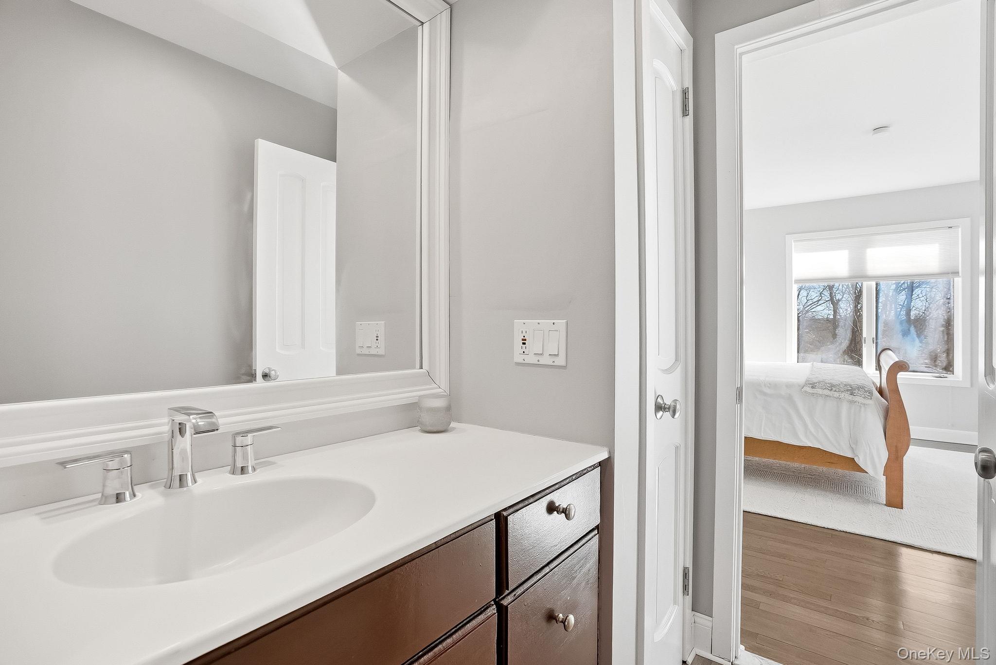 2 Hemlock Rise Armonk, NY 10504 - Photo 31 of 48 First Floor en suite bathroom with shower/tub