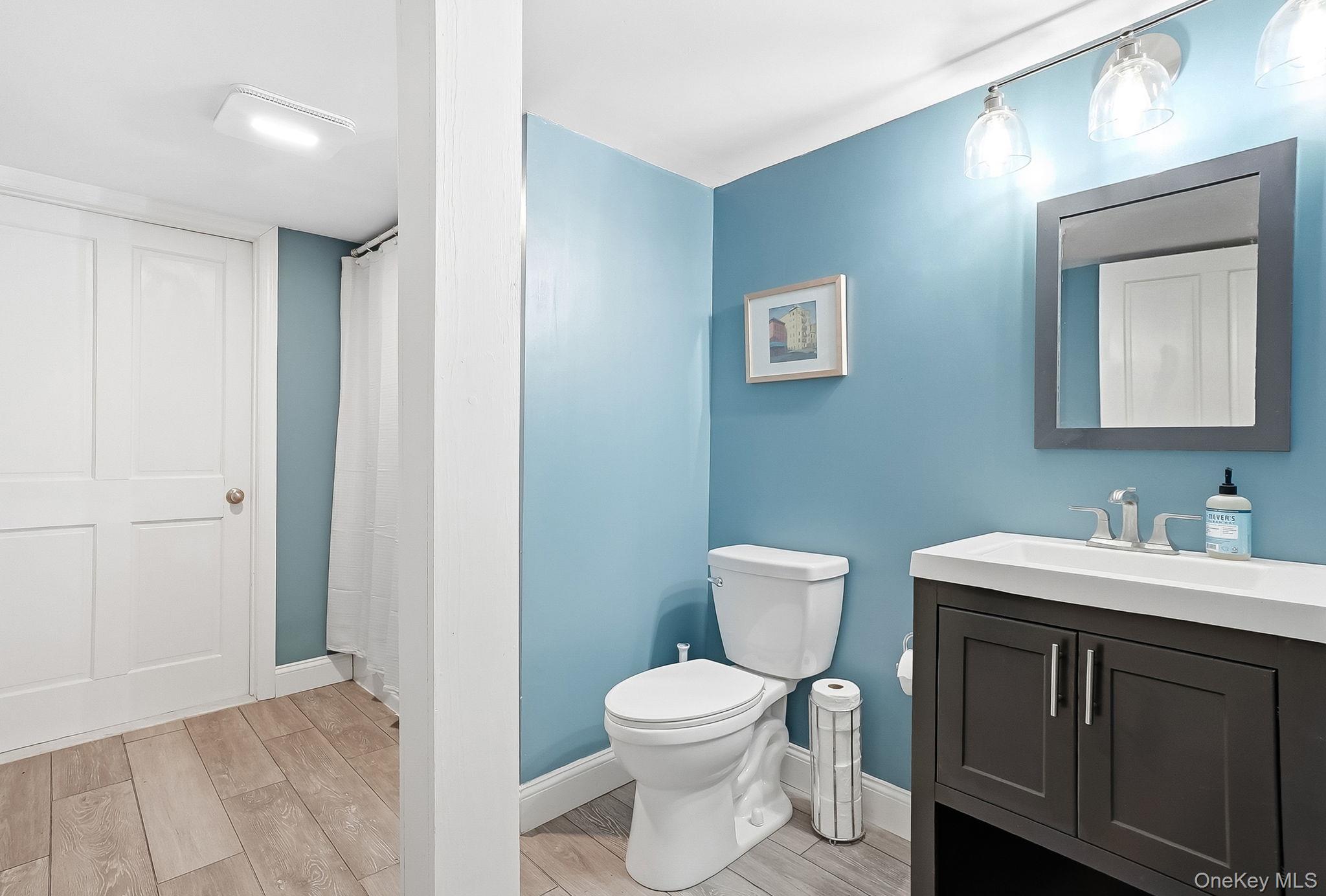 2 Hemlock Rise Armonk, NY 10504 - Photo 38 of 48 Convenient full bathroom on the lower level