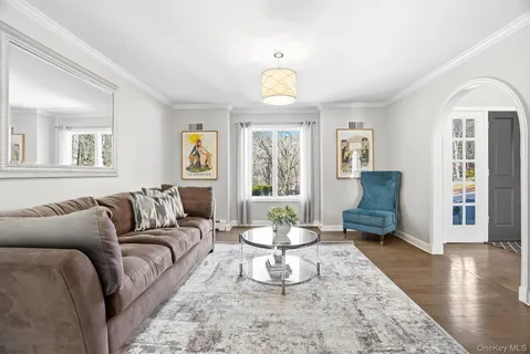 $2,699,000 | 2 Hemlock Rise, Armonk, NY 10504