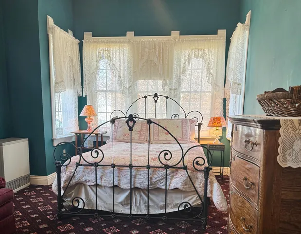 $685,000 | 425 Prospect Street, Peterson, MN 55962