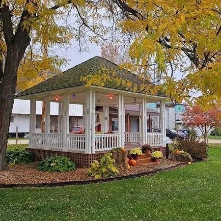 $685,000 | 425 Prospect Street, Peterson, MN 55962