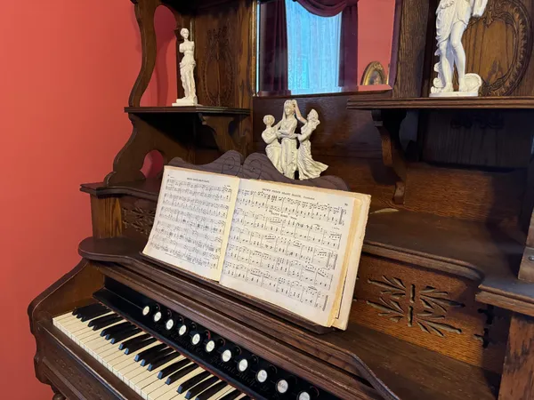 $599,900 | 425 Prospect Street, Peterson, MN 55962