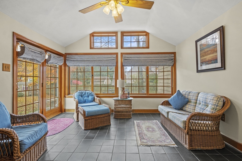 17 Molloy Road Wilmington, MA 01887 - Photo 8 of 33 Gallery Image 8