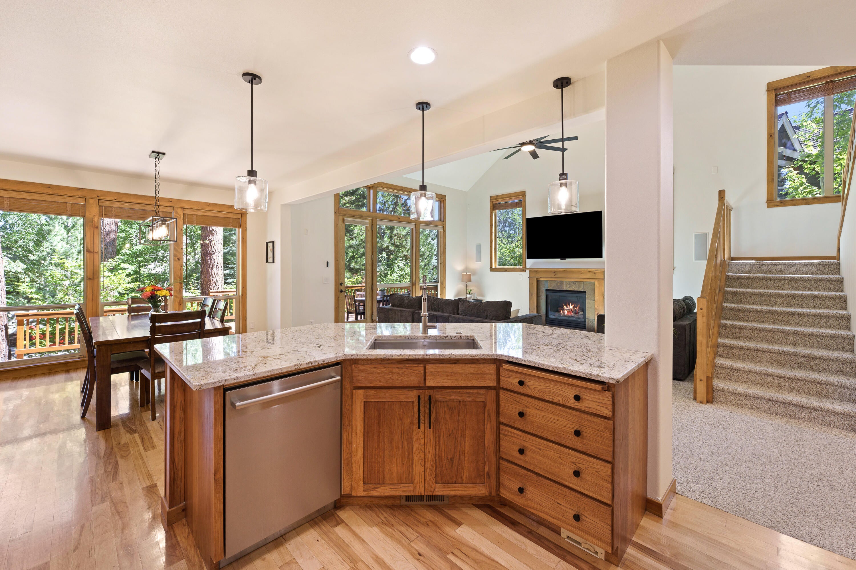 60811 Goldenwood Loop Bend, OR 97702 - Photo 22 of 51 60811-Goldenwood-Loop-Bend-Oregon (37)