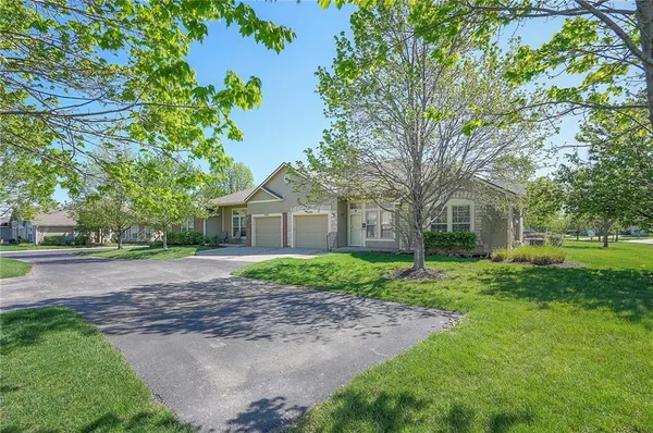 $289,500 | 18437 West 156th Terrace, Unit 3502, Olathe, KS 66062