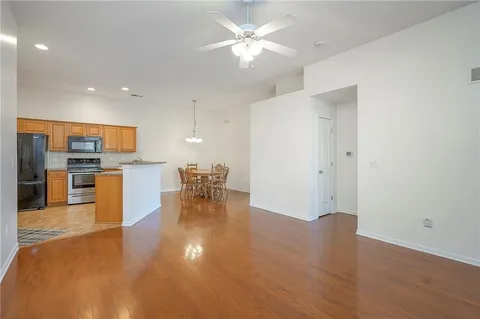 $289,500 | 18437 West 156th Terrace, Unit 3502, Olathe, KS 66062